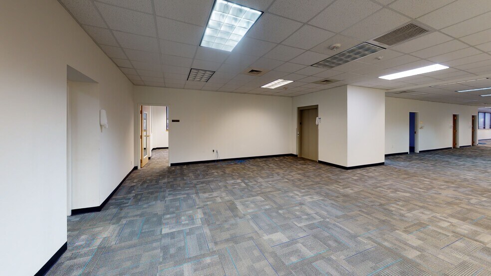 7001 Pinecrest Rd, Raleigh, NC à louer - Photo intérieure - Image 3 de 19