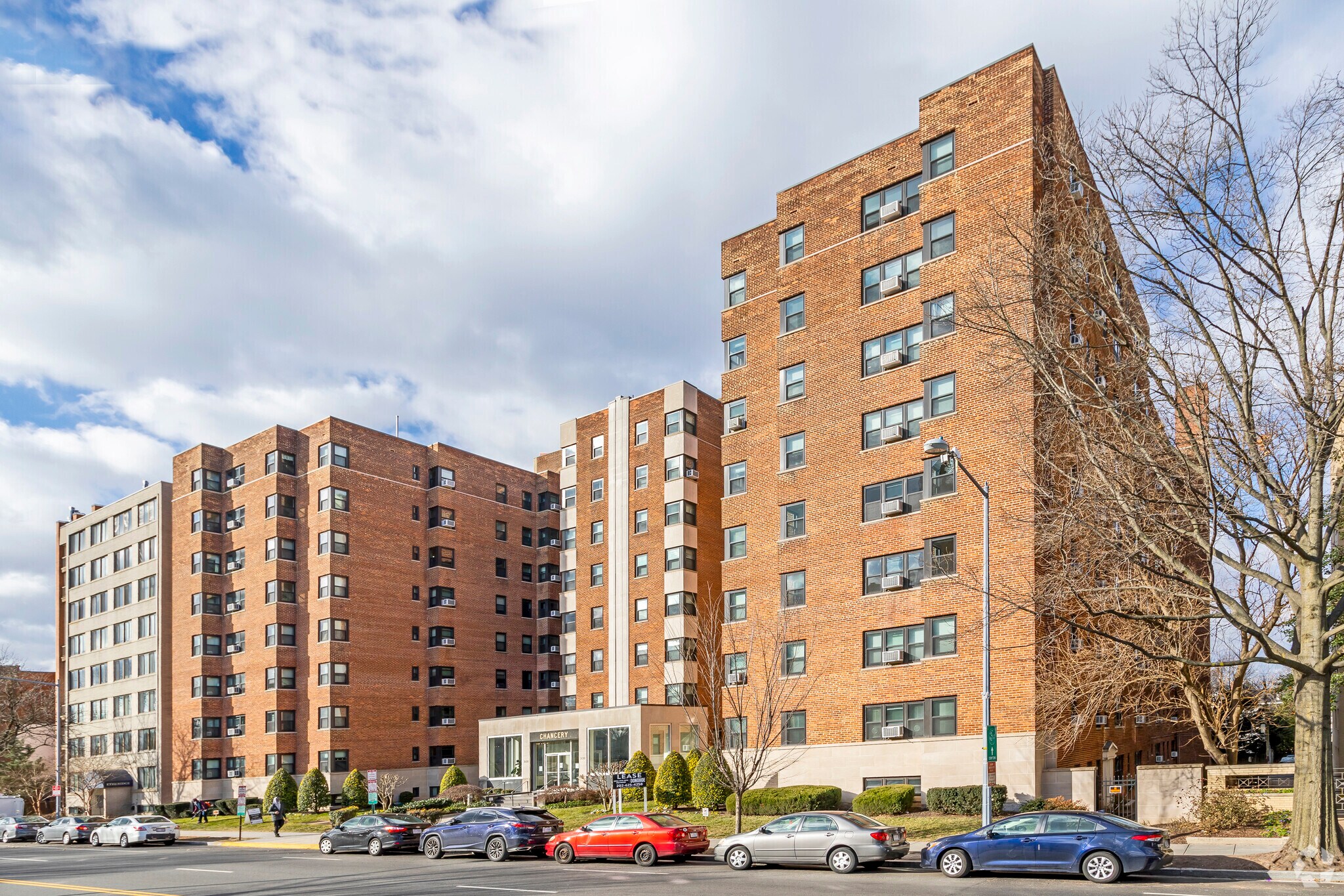 3130 Wisconsin Ave NW, Washington, DC à louer Photo du bâtiment- Image 1 de 5