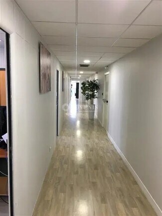 Plus de détails pour Bureau à vendre