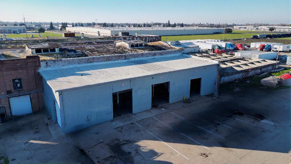 1649 E Victor Rd, Lodi, CA for lease - Building Photo - Image 2 of 4