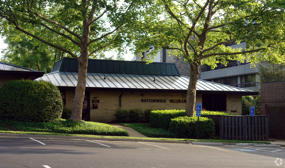 9912-9920 Main St, Fairfax, VA for lease - Building Photo - Image 1 of 13