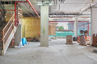 325 Bond Street, Brooklyn, NY à louer Photo du bâtiment- Image 2 de 3