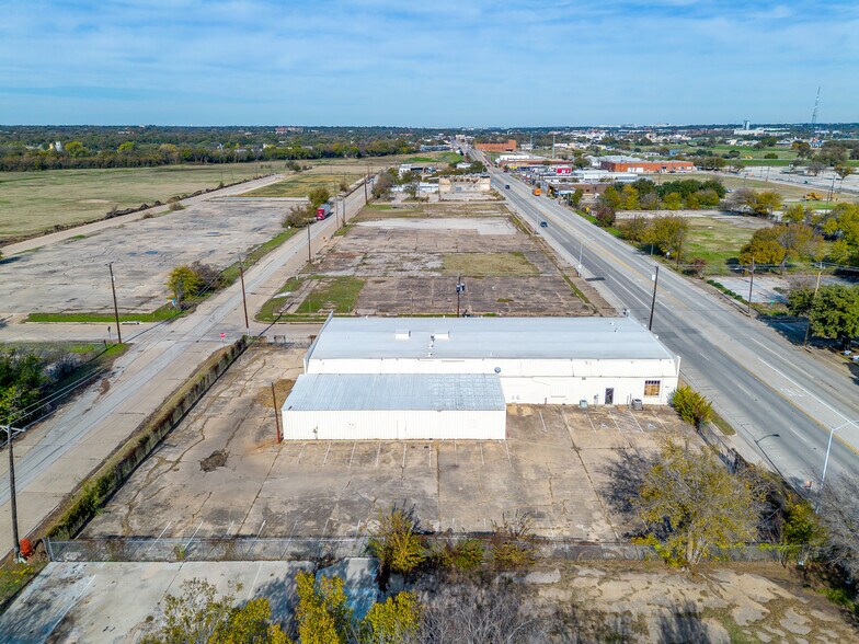 541 N Main St, Fort Worth, TX à louer - Photo du bâtiment - Image 3 de 26