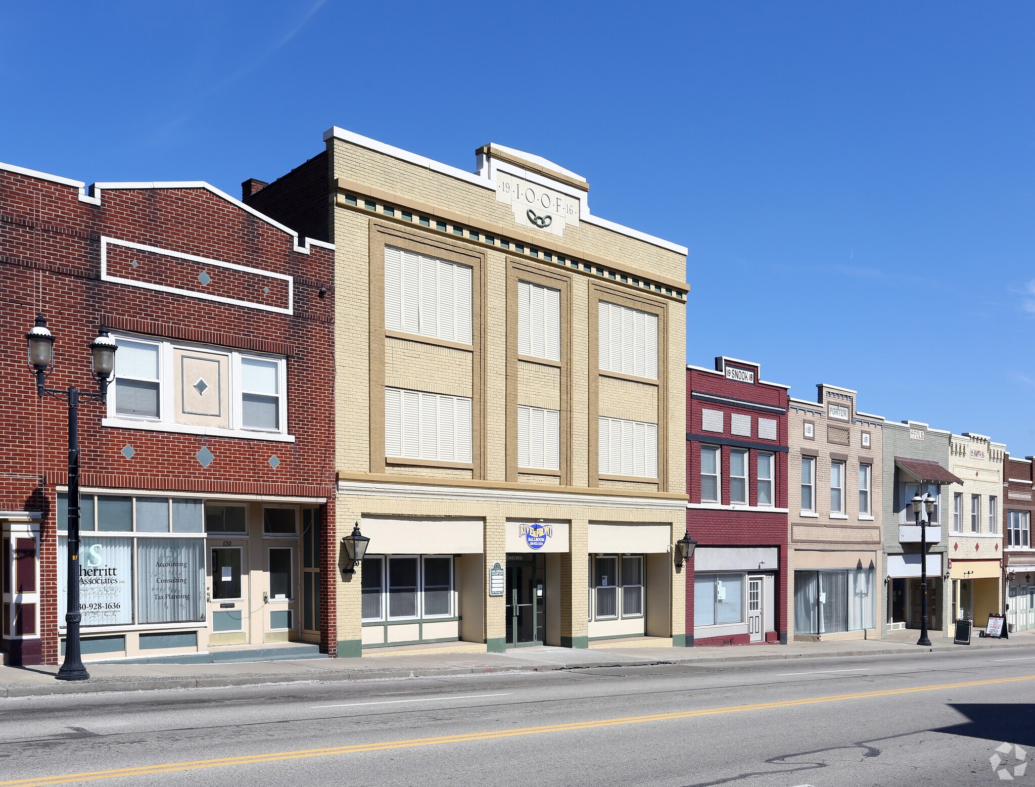 133-137 Portage Trl, Cuyahoga Falls, OH for lease Primary Photo- Image 1 of 4