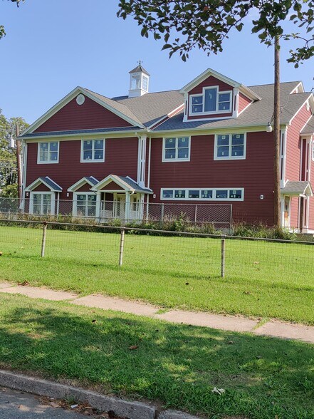 2223 Saint Georges Ave, Rahway, NJ à vendre - Photo du bâtiment - Image 1 de 7