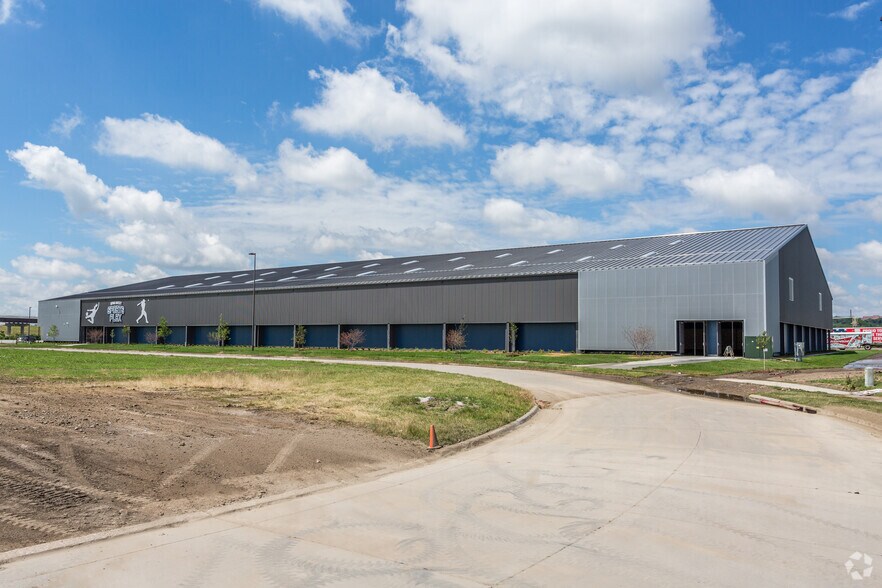 3260 Mid America Dr, Council Bluffs, IA à louer - Photo du bâtiment - Image 2 de 18