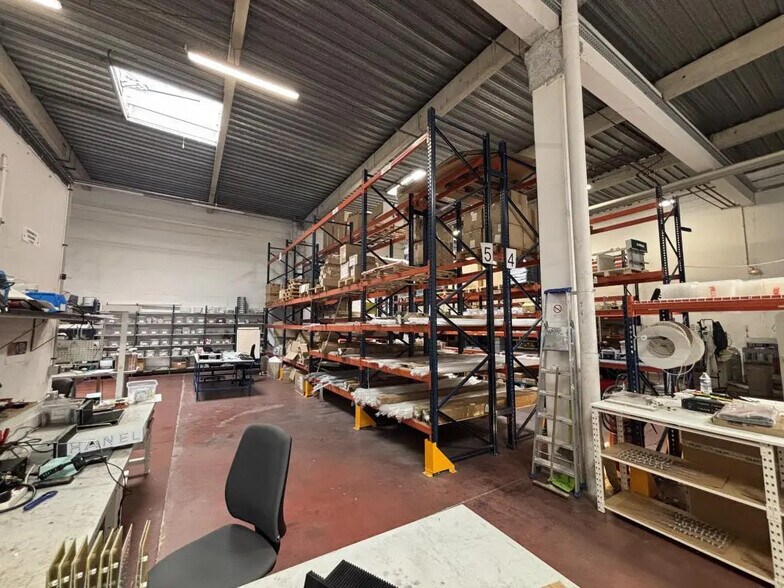 Industriel dans Tremblay-en-France à louer - Photo du bâtiment - Image 2 de 17