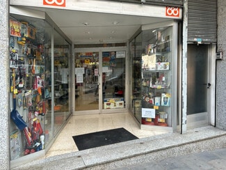 Plus de détails pour Multi-résidentiel à vendre