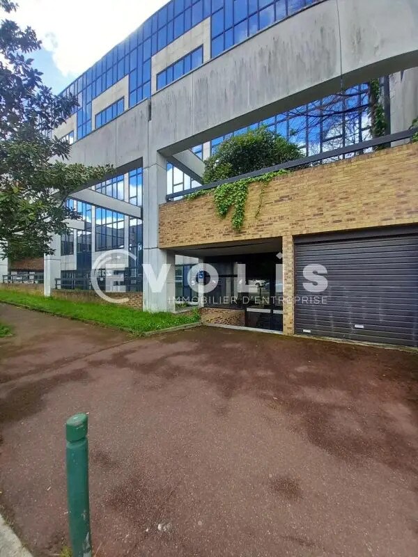 Office in Malakoff for lease Building Photo- Image 1 of 16