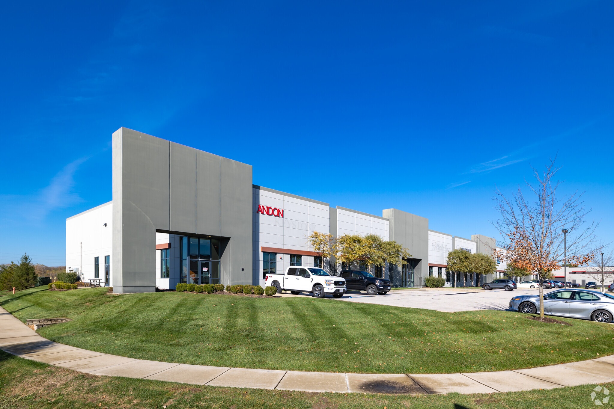 673-675 Spirit Valley Central Dr, Chesterfield, MO for sale Primary Photo- Image 1 of 11