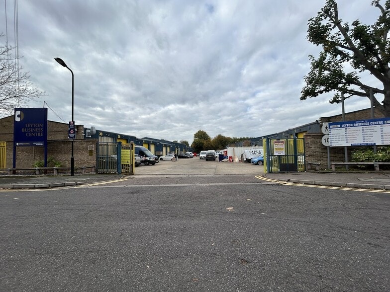 1-31 Etloe Rd, London for lease - Building Photo - Image 2 of 7