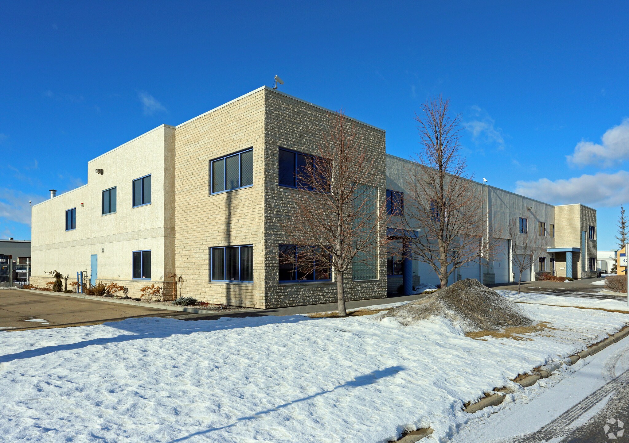 12180 152nd St NW, Edmonton, AB à louer Photo principale- Image 1 de 7
