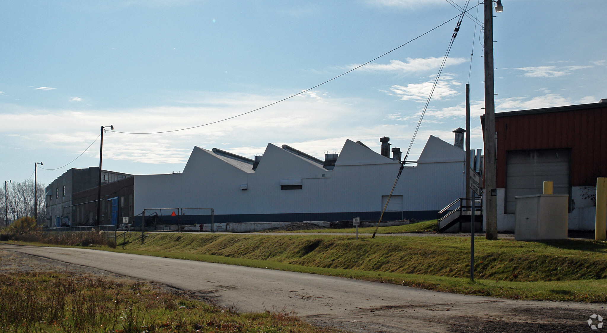 16025 Johnson St, Middlefield, OH for lease Building Photo- Image 1 of 4