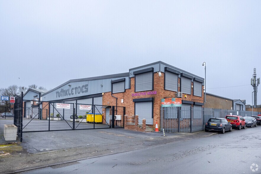 8 Linthouse Ln, Wolverhampton à vendre - Photo du bâtiment - Image 2 de 6