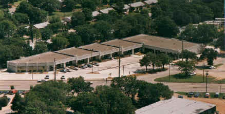 625 Dallas Dr, Denton, TX à louer - Photo du bâtiment - Image 2 de 5