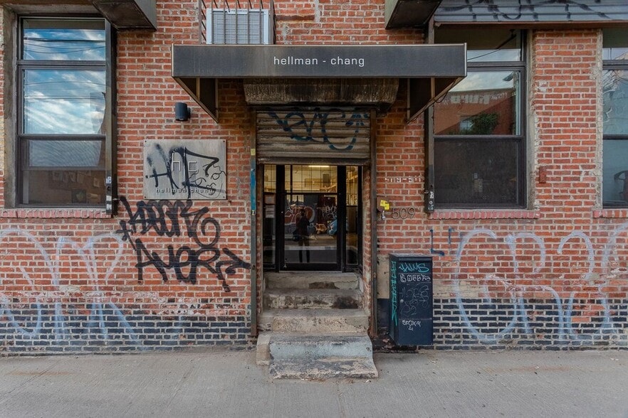503-517 Johnson Ave, Brooklyn, NY for lease - Building Photo - Image 2 of 8