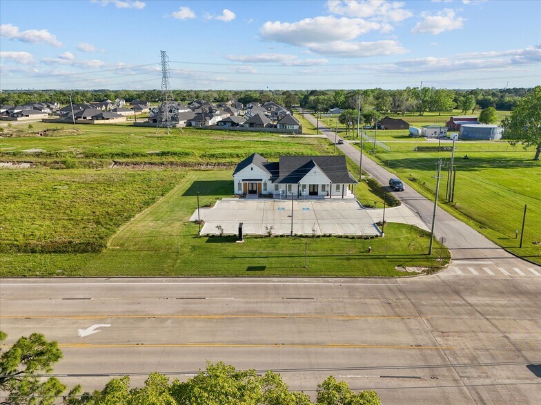 12121 FM 1764 Rd, Santa Fe, TX à vendre - Photo du bâtiment - Image 2 de 29