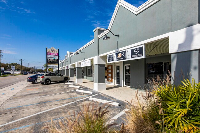 Plus de détails pour 4245 Henderson Blvd, Tampa, FL - Commerce de détail à louer