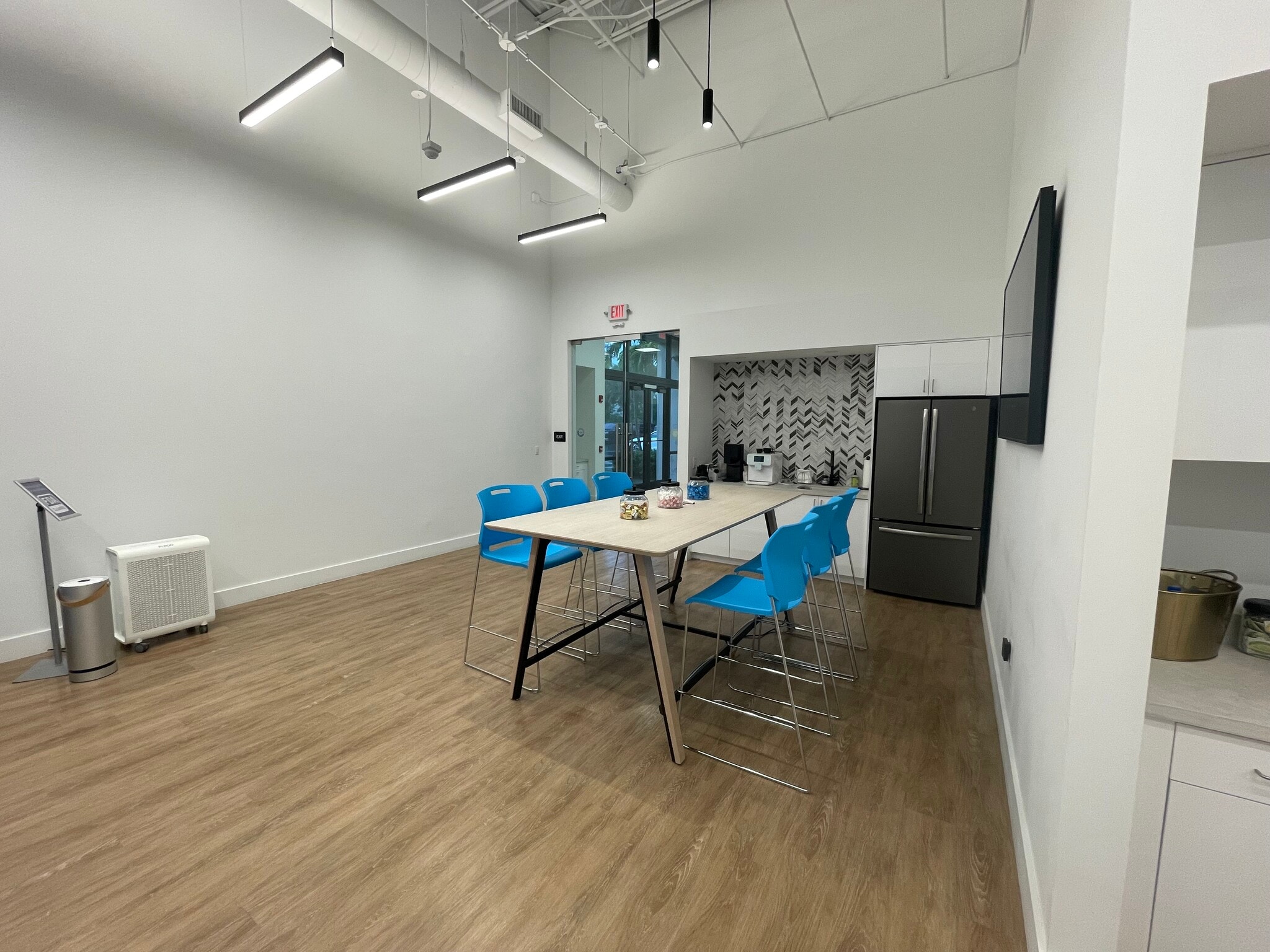 10455 Riverside Dr, Palm Beach Gardens, FL for lease Interior Photo- Image 1 of 19