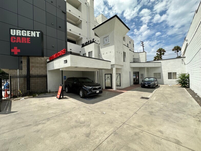 739-741 N Fairfax Ave, Los Angeles, CA à louer - Photo du bâtiment - Image 3 de 14