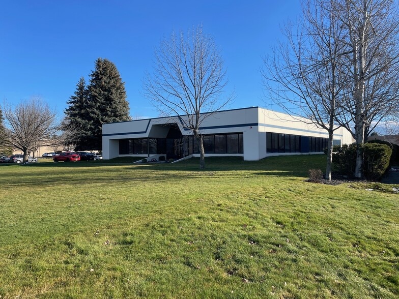 22924 E Appleway Ave, Liberty Lake, WA for lease - Building Photo - Image 2 of 4
