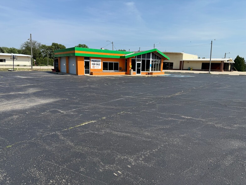 901 S 7th St, Rochelle, IL for sale - Building Photo - Image 2 of 7