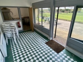 Hook Rd, Goole for lease Interior Photo- Image 2 of 4