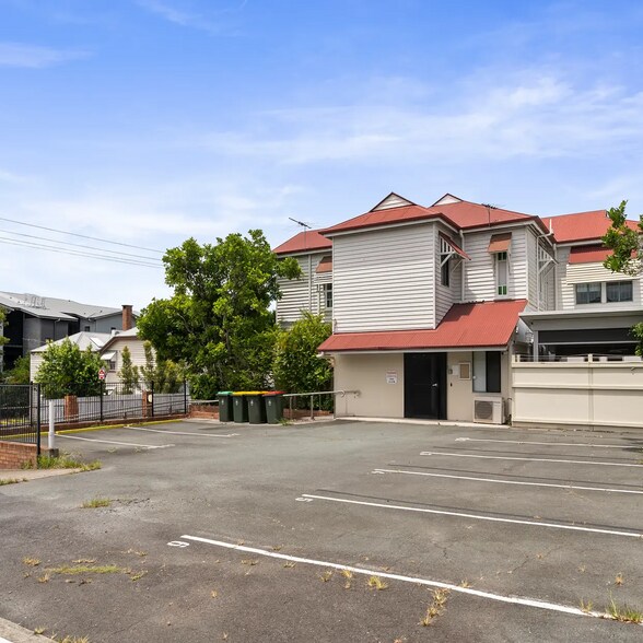 8 Ponsonby Street, Annerley à louer - Photo du bâtiment - Image 2 de 2