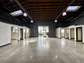 4077-4081 Redwood Ave, Los Angeles, CA for lease Interior Photo- Image 2 of 7