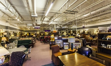 6289 N Oak Tfwy, Gladstone, MO for lease Interior Photo- Image 2 of 5