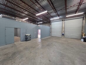 3436 Morris St N, Saint Petersburg, FL for lease Interior Photo- Image 2 of 11