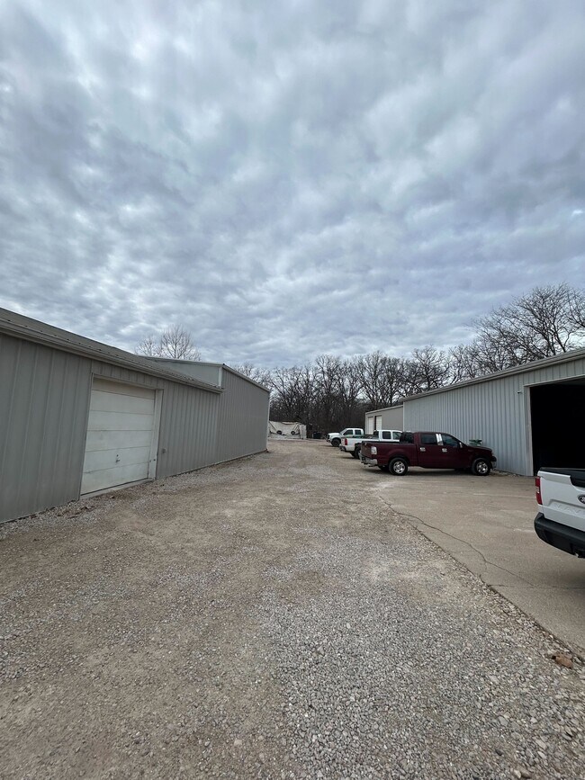 More details for 3687 County 42-3 Rd, Kaiser, MO - Industrial for Lease