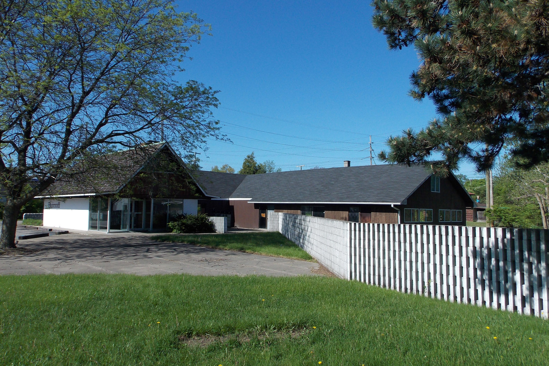 10912-10940 Wayne Rd, Romulus, MI for sale Building Photo- Image 1 of 1