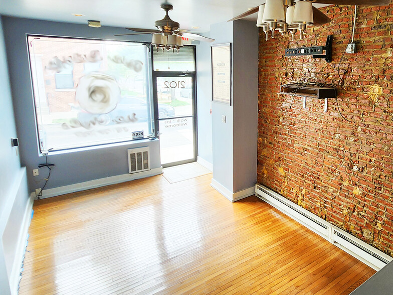 2102 N 8th St, Philadelphia, PA for sale - Interior Photo - Image 2 of 20