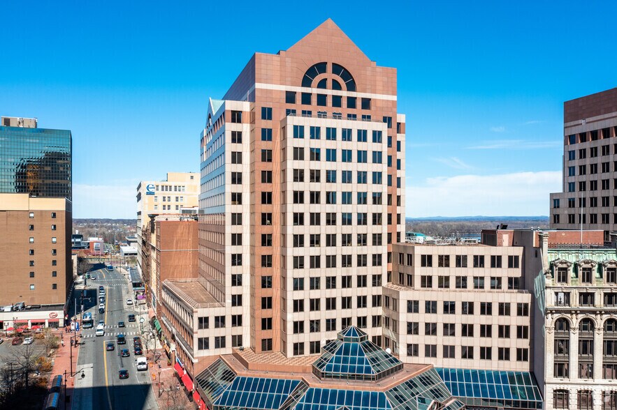 10 State House Sq, Hartford, CT à louer - Photo du bâtiment - Image 2 de 5