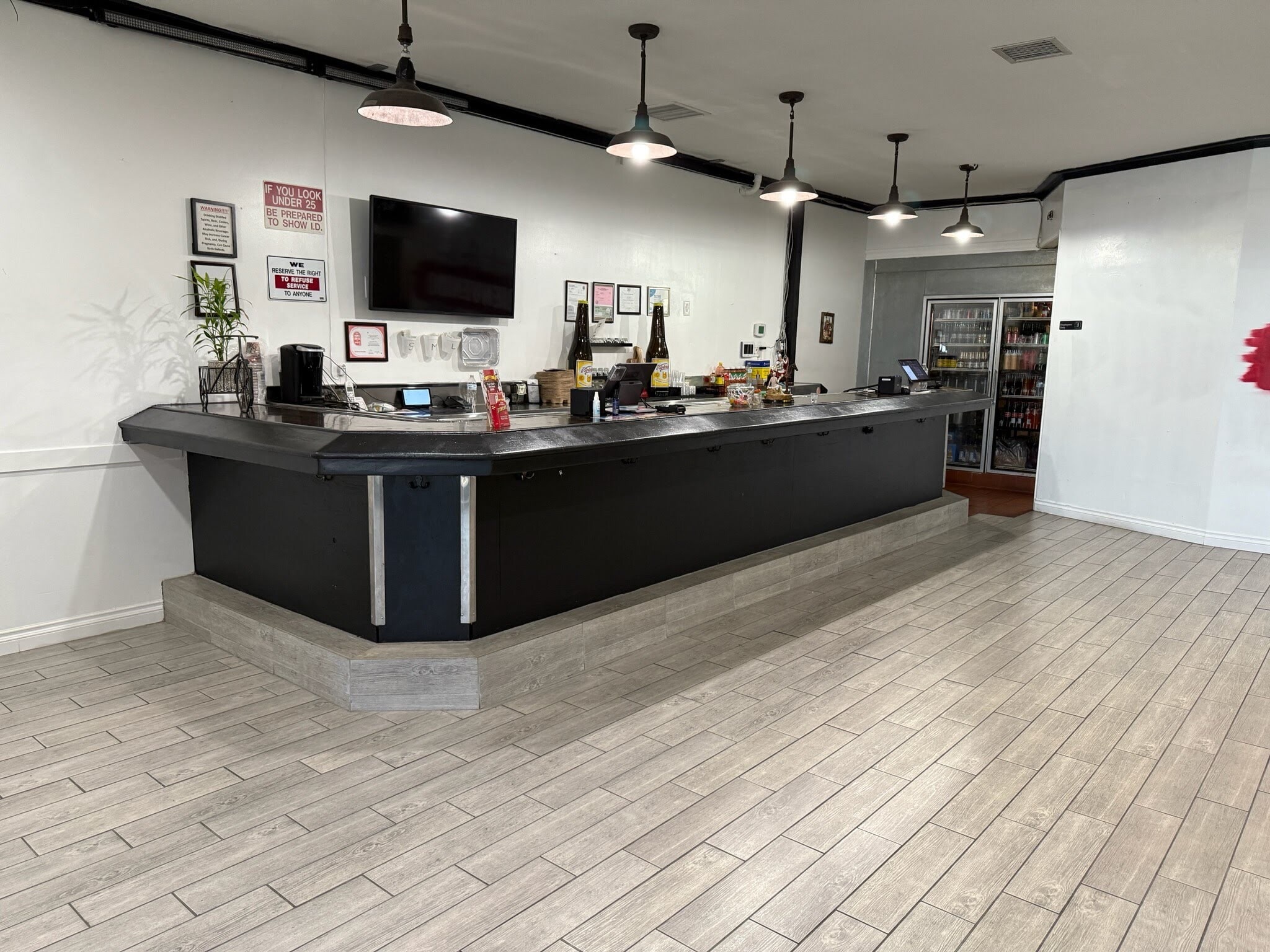 975-999 W San Bernardino Rd, Covina, CA for lease Interior Photo- Image 1 of 4