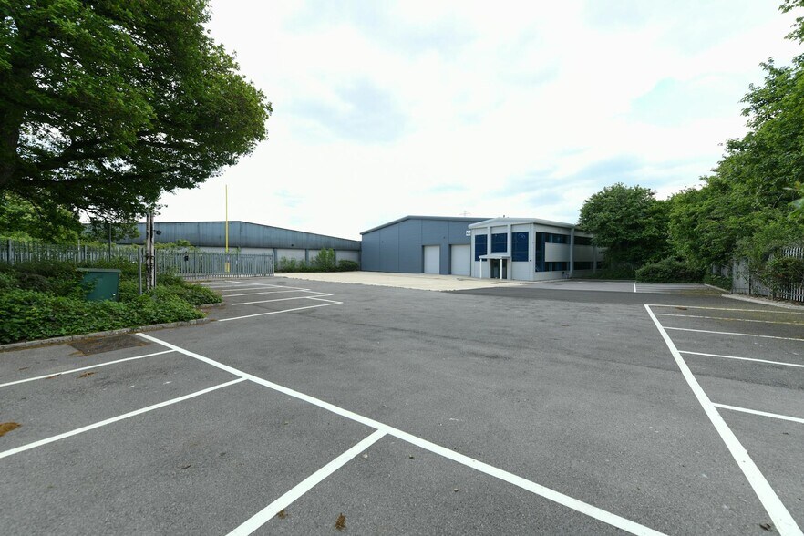 Oriana Way, Nursling à louer - Photo du bâtiment - Image 3 de 6