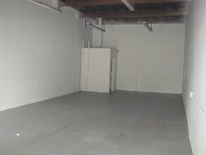 1106 E Walnut St, Santa Ana, CA for lease Interior Photo- Image 1 of 3