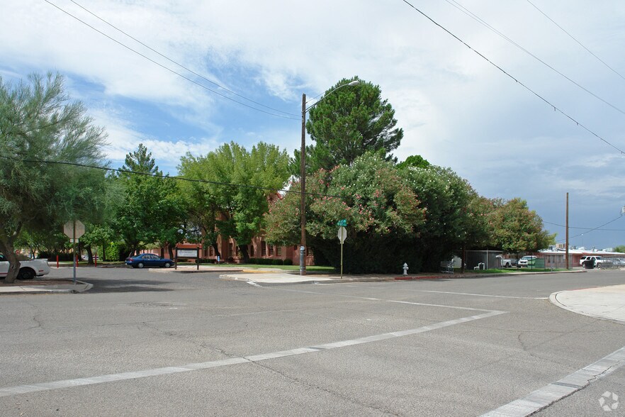 2700 S 8th Ave, Tucson, AZ à vendre - Photo du bâtiment - Image 3 de 39