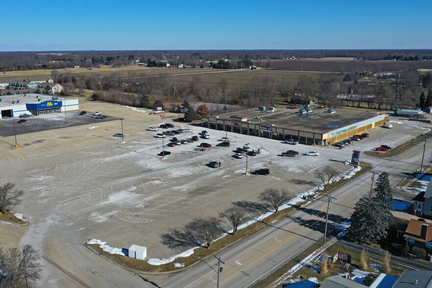 1741 E Chestnut St, Canton, IL à vendre - Photo du bâtiment - Image 2 de 15