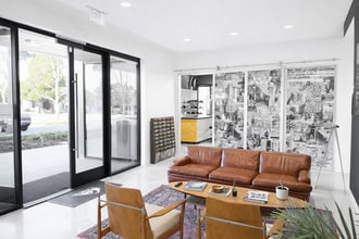 3530 Hyland Ave, Costa Mesa, CA à louer Photo intérieure- Image 1 de 10