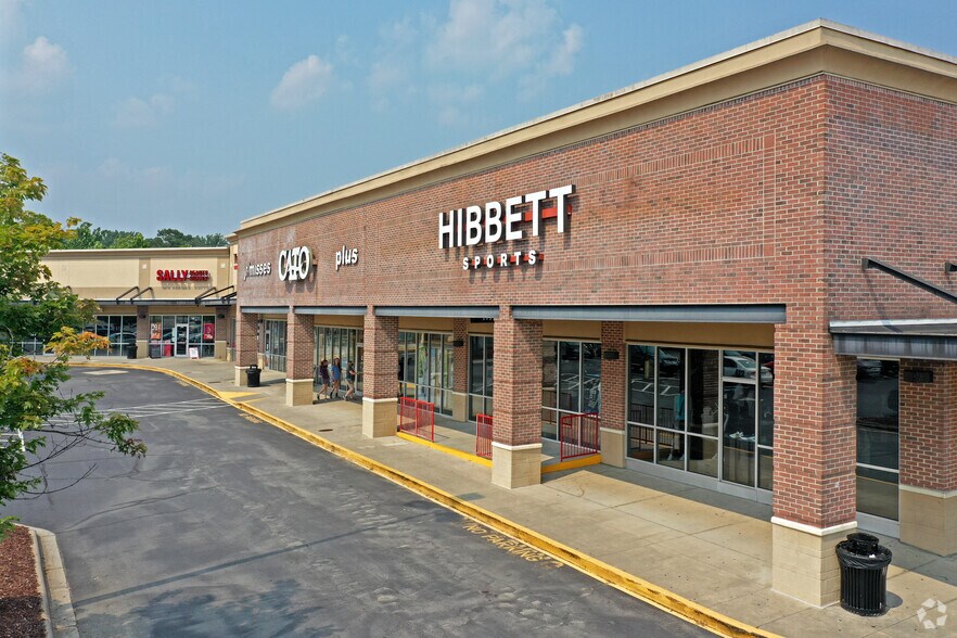 360-430 E Hanes Mill Rd, Winston-Salem, NC à louer - Photo du bâtiment - Image 2 de 21