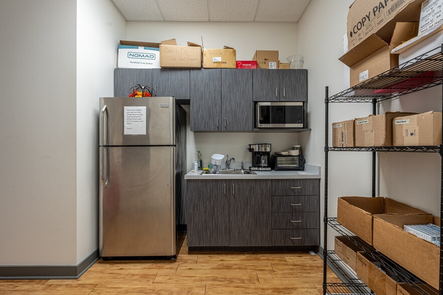 3000 Woodcreek Dr, Downers Grove, IL à louer - Photo intérieure - Image 3 de 15