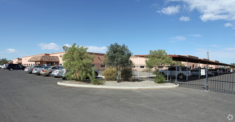 445 Camino Del Rey Dr, Los Lunas, NM for lease - Building Photo - Image 3 of 5