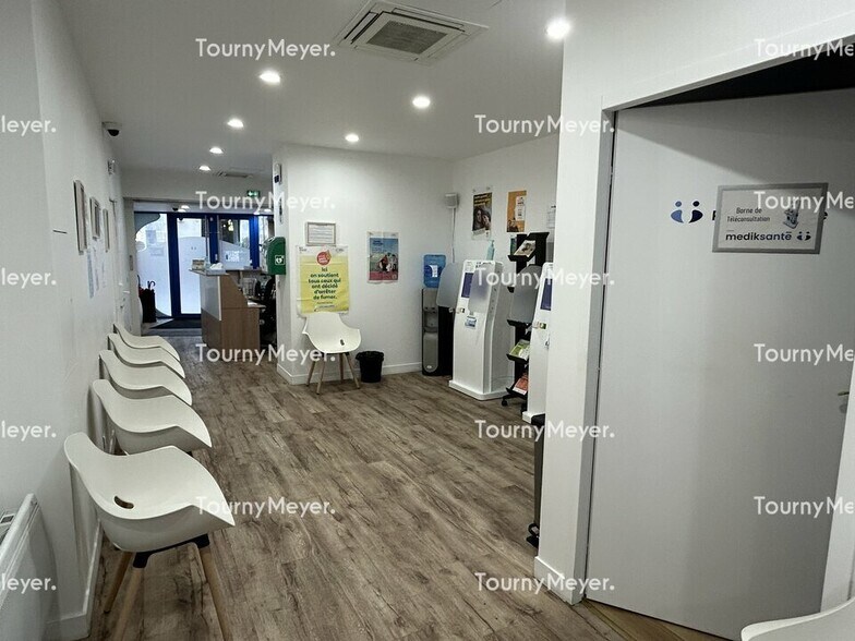 Bureau dans Bordeaux à louer - Hall d’entrée - Image 3 de 7