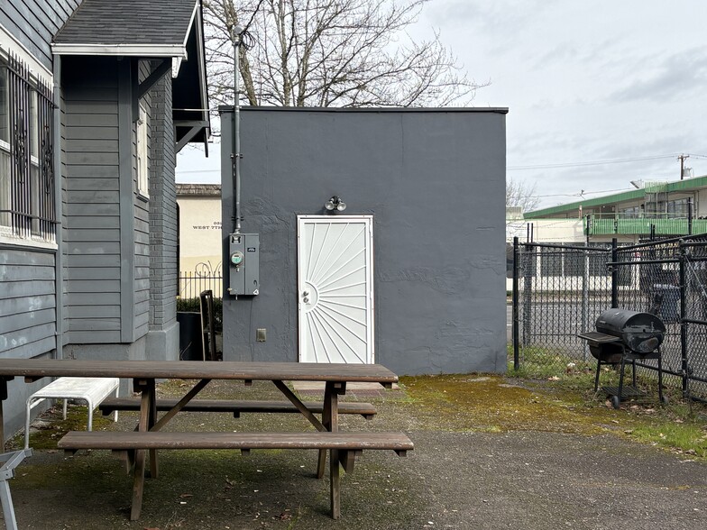 960 W 7th Ave, Eugene, OR for sale - Building Photo - Image 2 of 2