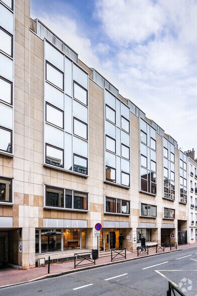 110 Rue Jules Guesde, Levallois-Perret à louer - Photo du bâtiment - Image 1 de 2