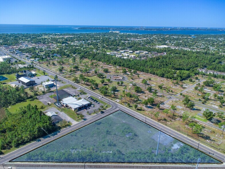 1904 Lisenby Ave, Panama City, FL à louer - Photo du bâtiment - Image 2 de 4