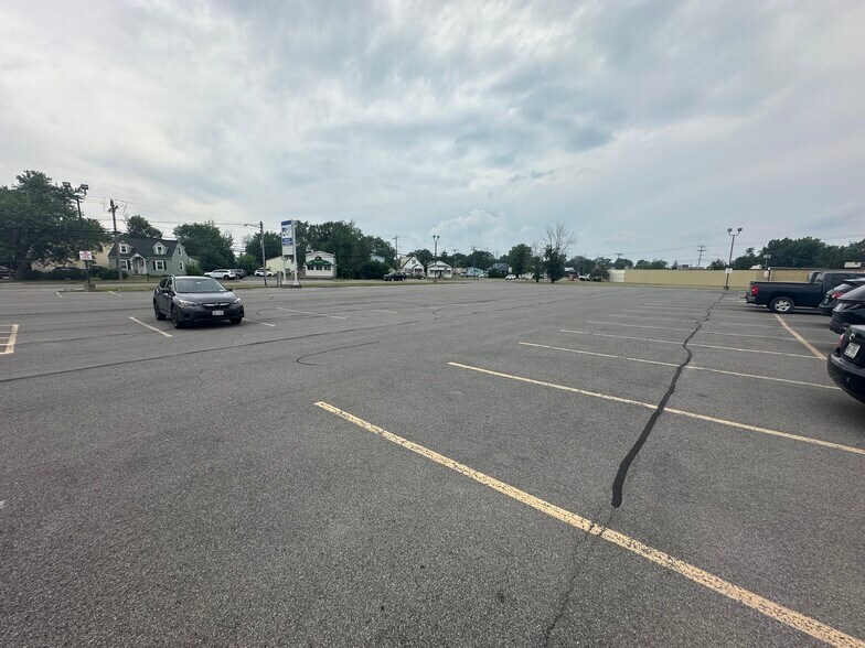 4407 Military Rd, Niagara Falls, NY à louer - Photo du bâtiment - Image 3 de 13