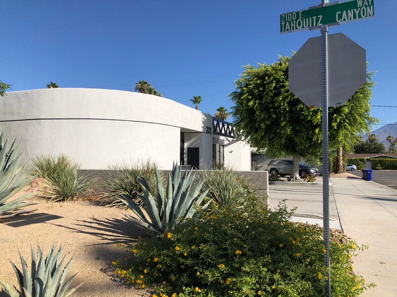 2121 E Tahquitz Canyon Way, Palm Springs, CA for lease - Building Photo - Image 3 of 10